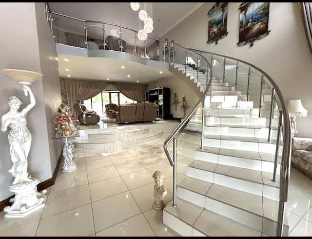 5 BEDROOM HOUSE FOR SALE IN BLUE SADDLE RANCHES